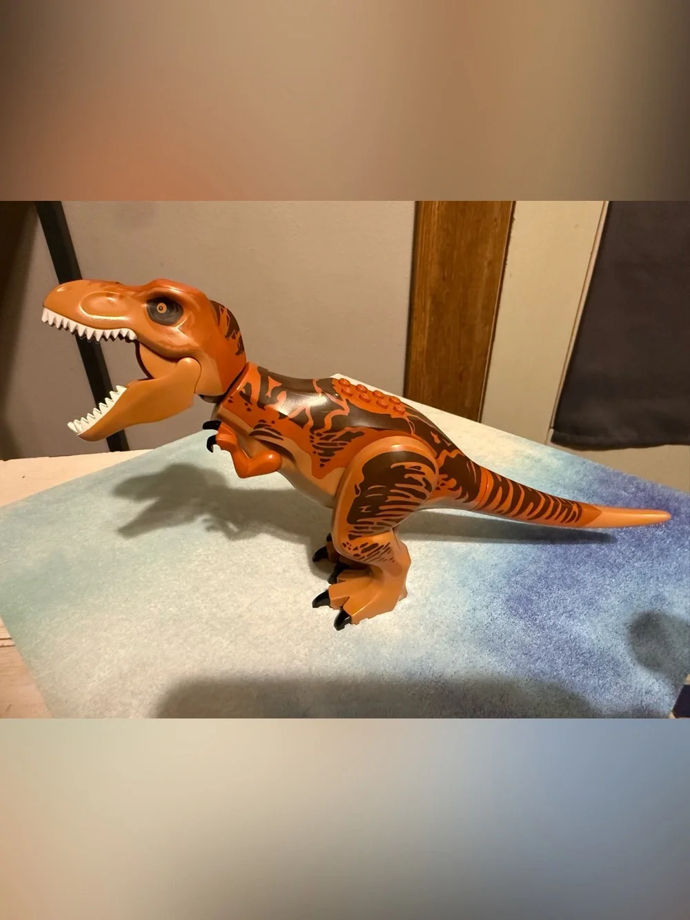 LEGO Jurassic World T. Rex Tyrannosaurus Rex Dinosaur Figure 2010 Tracker 75918